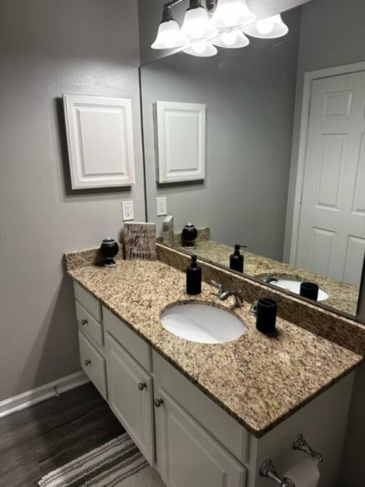 Extravagant 2 Br/2 Ba Apartment Savannah Luaran gambar